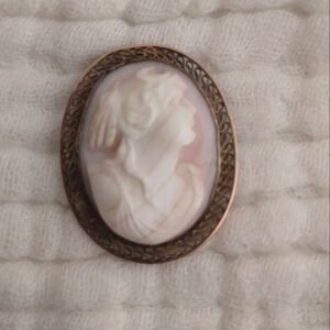 10k rose gold cameo brooch pin vintage see all pictures‎ looks like it's mark BV